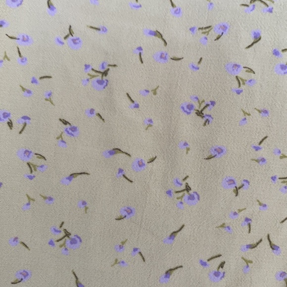 Relisted So yellow with floral print cinch front top size L - Picture 15 of 17